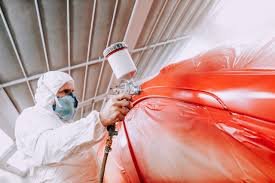 Infografía de rangos normales de espesor de pintura por fabricante y umbrales de reparación en micras